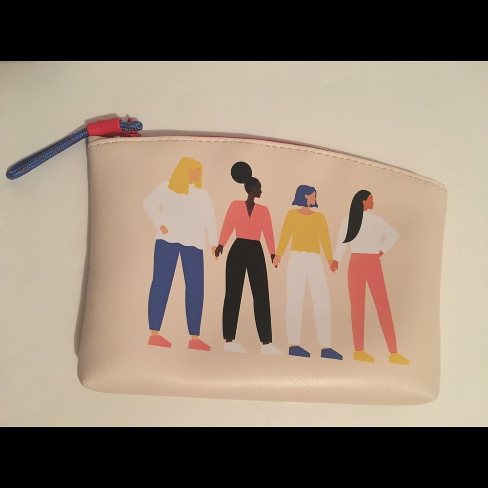 March 2021 
Ipsy glam bag
New 
Never Used - Picture 6 of 7